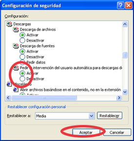 Com puc descarregar els adjunts en el WebMail?