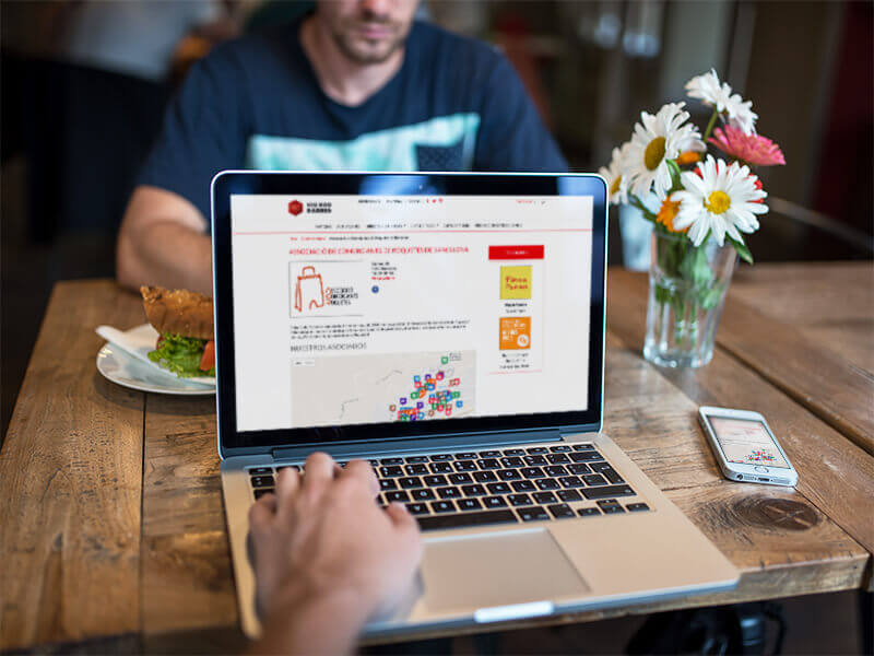 Nace la primera web del comercio asociado de proximidad de Nou Barris